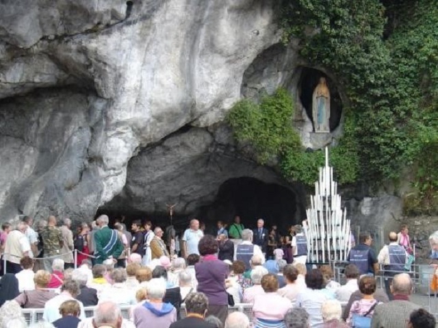 Tin đồn trường thọ từ Lourdes tại Pháp lan truyền đến các nhà khoa học