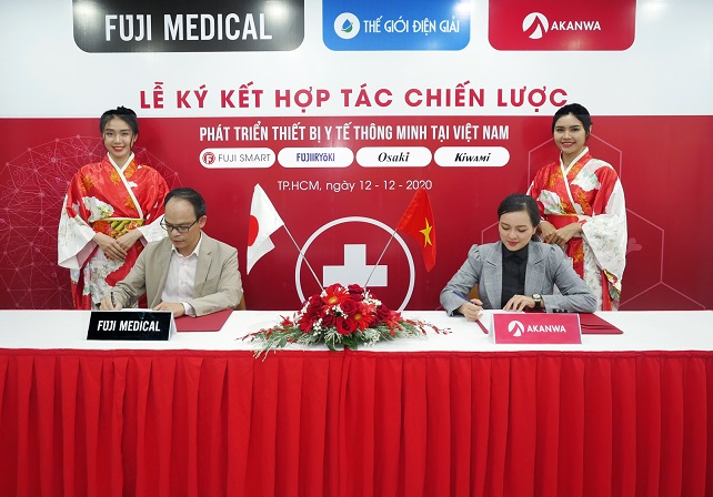 ông lê văn như hải ceo fuji medical vietn nam va ceo akanwa viet nam ký kết với fuji medical việt nam