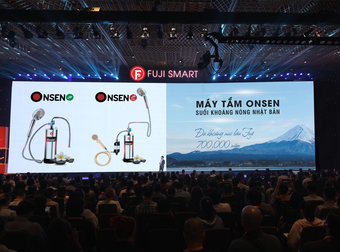 Lễ ra mắt máy tắm onsen thương hiệu Fuji Smart ngày 10/12. Ảnh: Fuji Smart