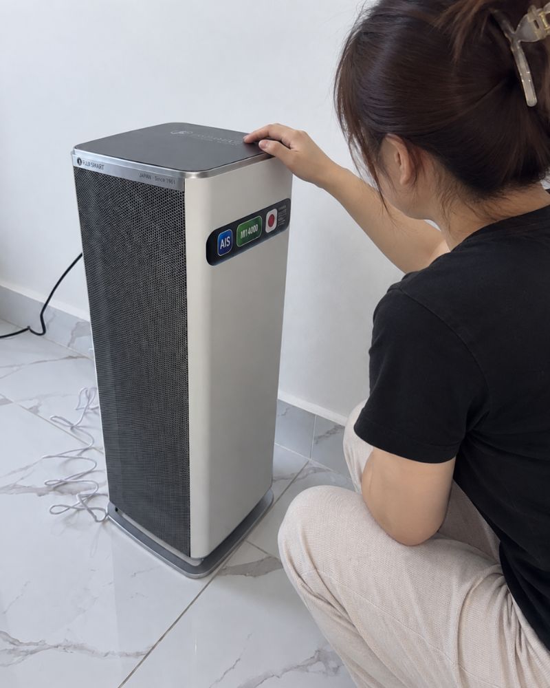 Máy lọc khử trùng không khí không thay lõi FUJI SMART AX-M14000 50 Khách hàng sử dụng máy lọc không khí FUJI SMART AX-M14000 tại nhà