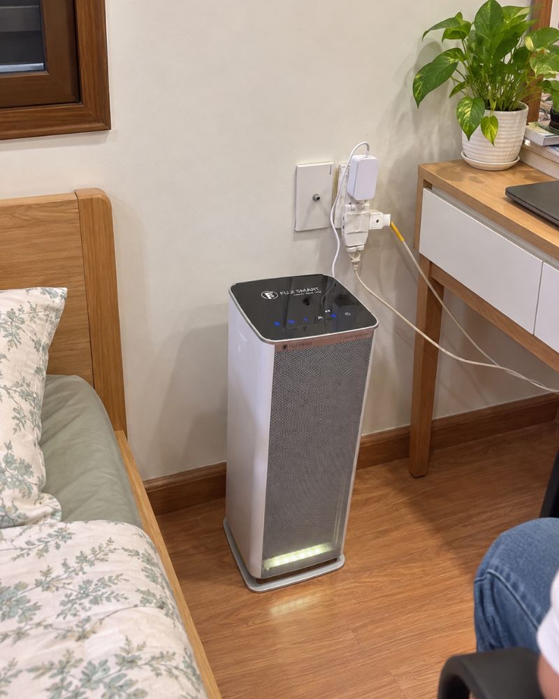 Máy lọc khử trùng không khí không thay lõi FUJI SMART AX-M14000 53 Khách hàng sử dụng máy lọc không khí FUJI SMART AX-M14000 tại nhà