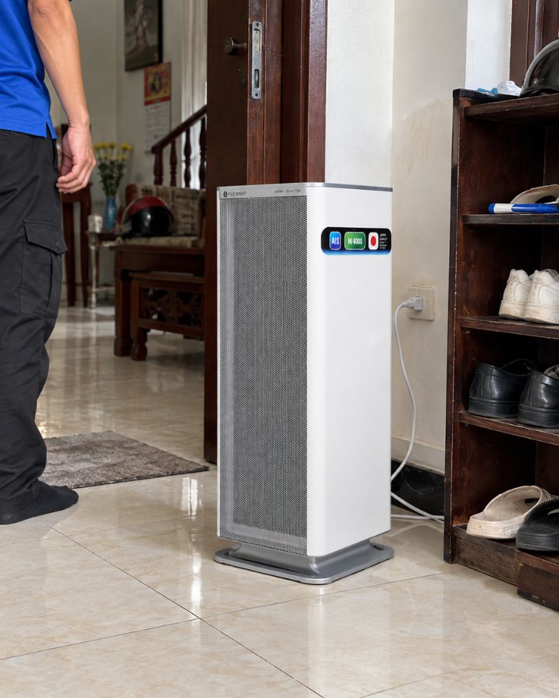 Máy lọc khử trùng không khí không thay lõi FUJI SMART AX-M14000 38 Khách hàng sử dụng máy lọc không khí FUJI SMART AX-M14000 tại nhà