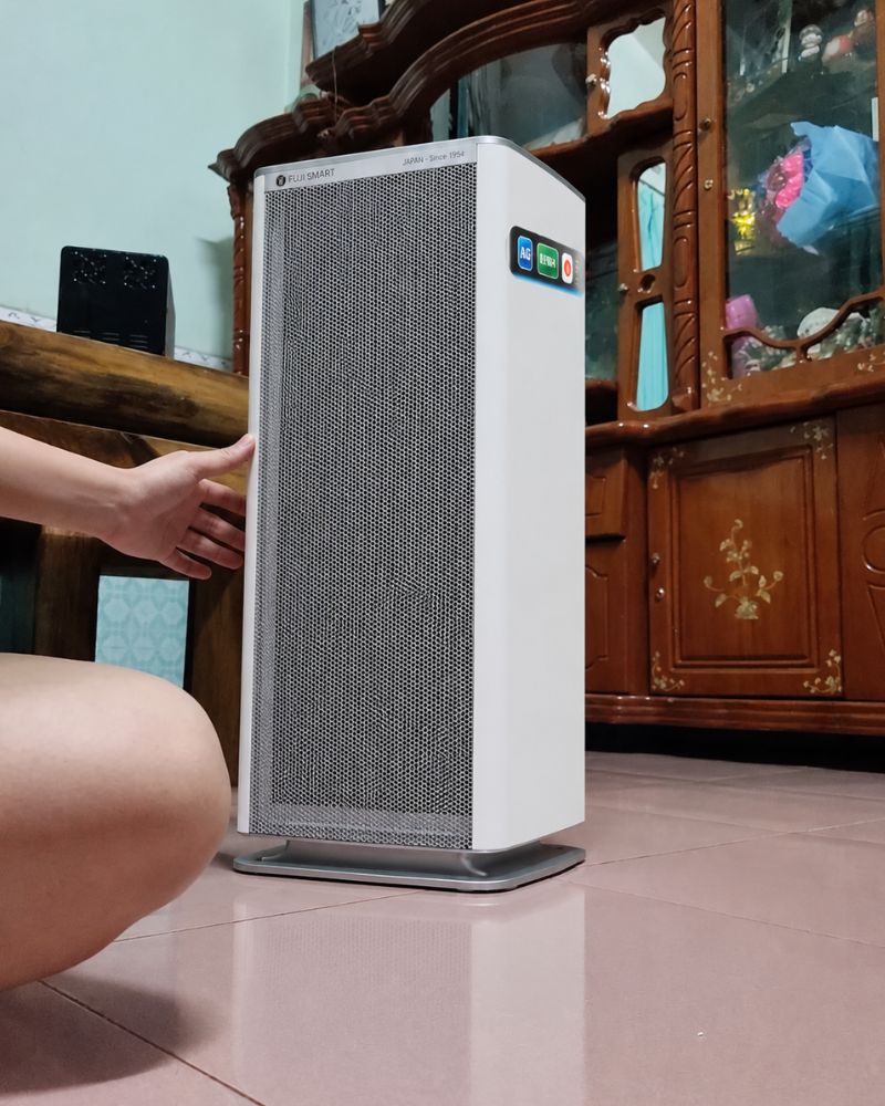 Máy lọc khử trùng không khí không thay lõi FUJI SMART AX-M14000 39 Khách hàng sử dụng máy lọc không khí FUJI SMART AX-M14000 tại nhà