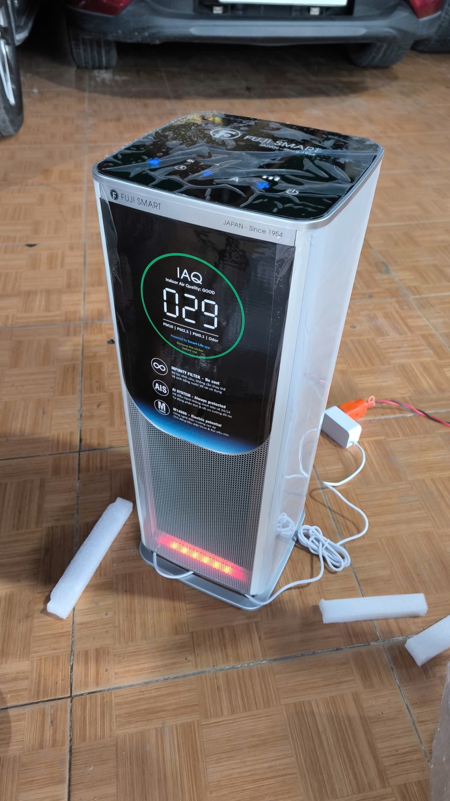Máy lọc khử trùng không khí không thay lõi FUJI SMART AX-M14000 68 Khách hàng sử dụng máy lọc không khí FUJI SMART AX-M14000 tại nhà